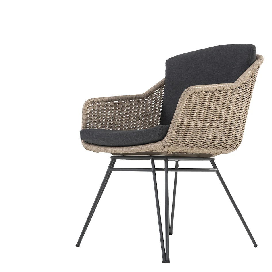 Bohemian dining chair with 2 cushions laag persp 02