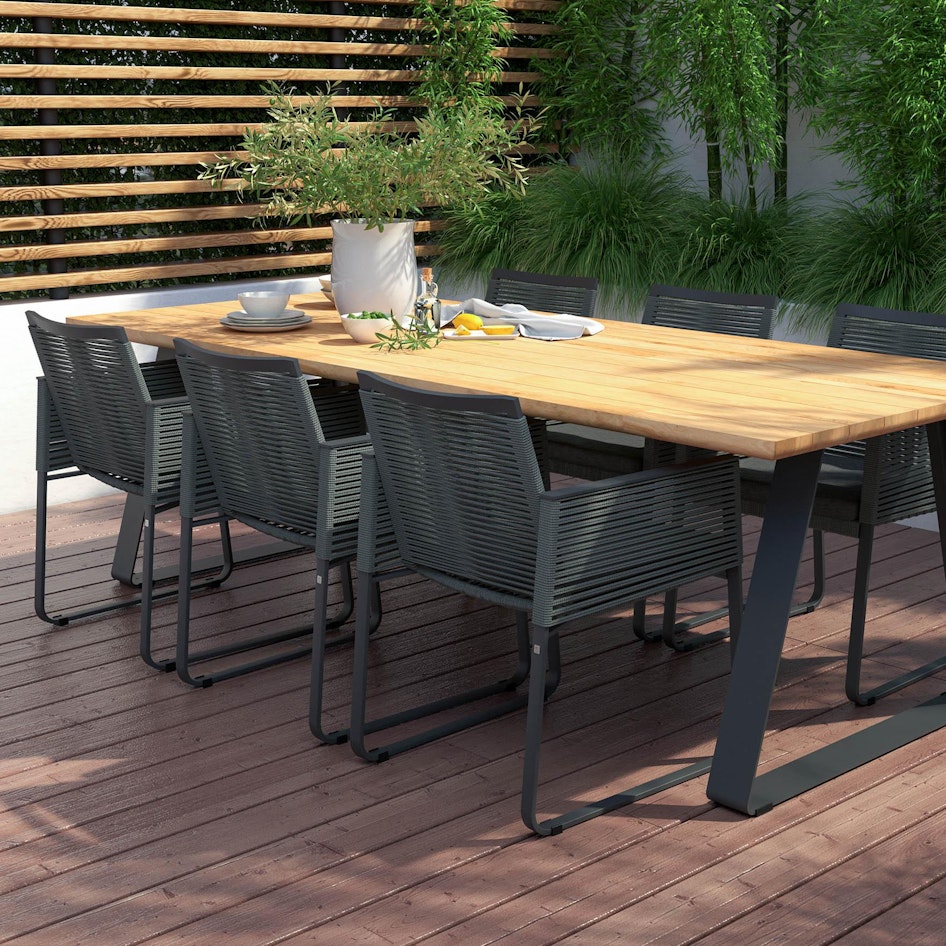 Ortea 0004 Ortea dining chair with Basso table Outdoor scene dimensions adjusted